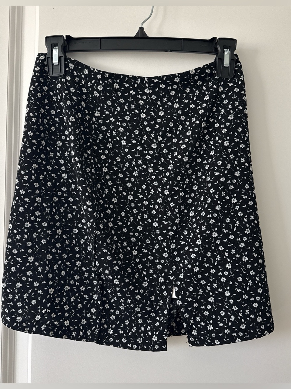 ROMWE Black and White Floral A-Line Mini Skirt